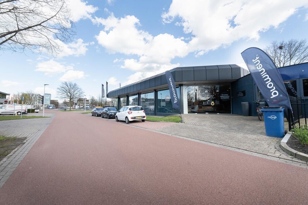 Foto's Meubelwinkel Prominent Hengelo | Relaxstoelen | Sta-op stoelen | Banken
