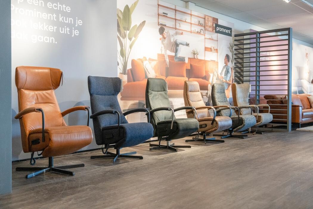 Foto's Meubelwinkel Prominent Cruquius | Relaxstoelen | Sta-op stoelen | Banken