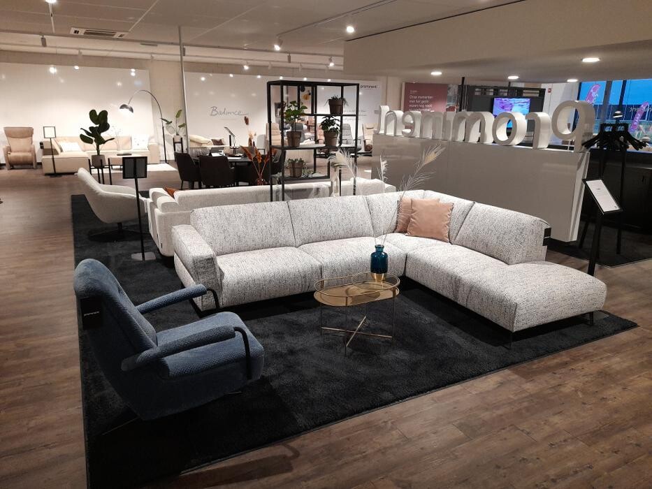 Foto's Meubelwinkel Prominent Hoogezand | Relaxstoelen | Sta-op stoelen | Banken