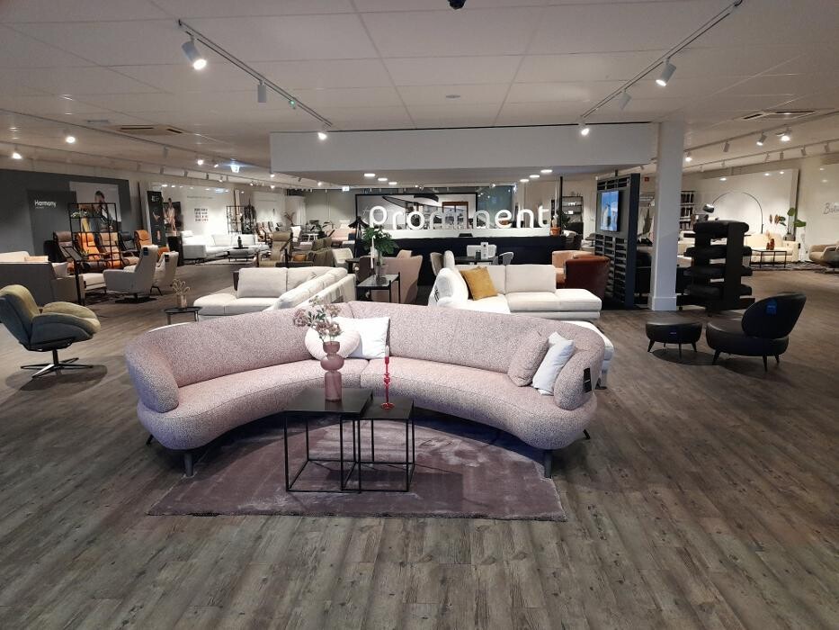 Foto's Meubelwinkel Prominent Hoogezand | Relaxstoelen | Sta-op stoelen | Banken