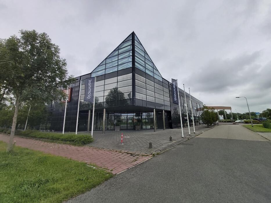 Foto's Meubelwinkel Prominent Leeuwarden | Relaxstoelen | Sta-op stoelen | Banken