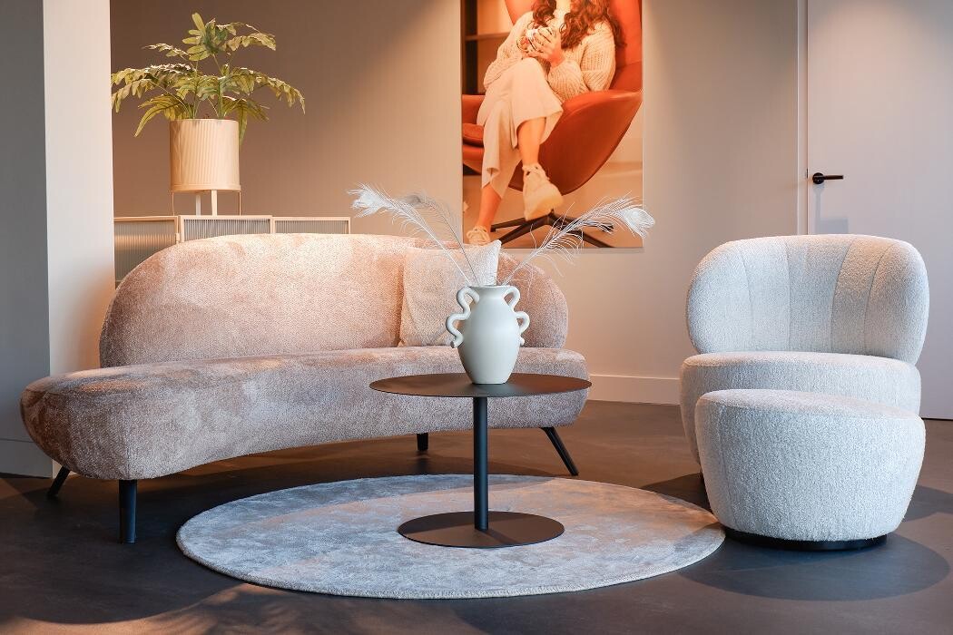 Foto's Meubelwinkel Prominent Utrecht | Relaxstoelen | Sta-op stoelen | Banken