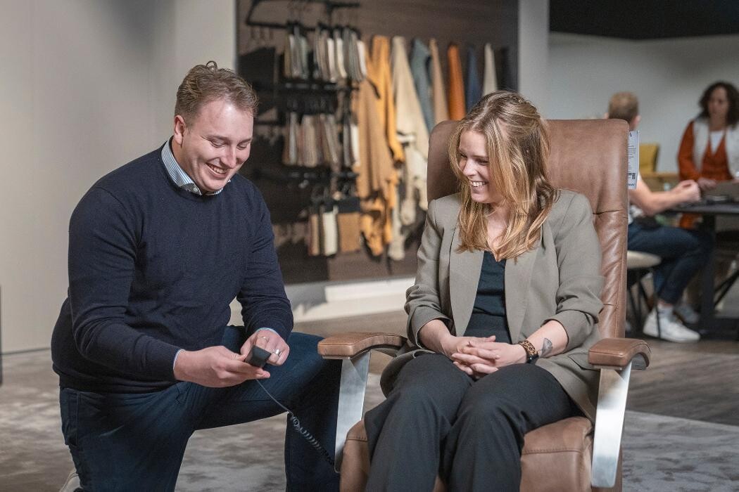 Foto's Meubelwinkel Prominent Veenendaal | Relaxstoelen | Sta-op stoelen | Banken