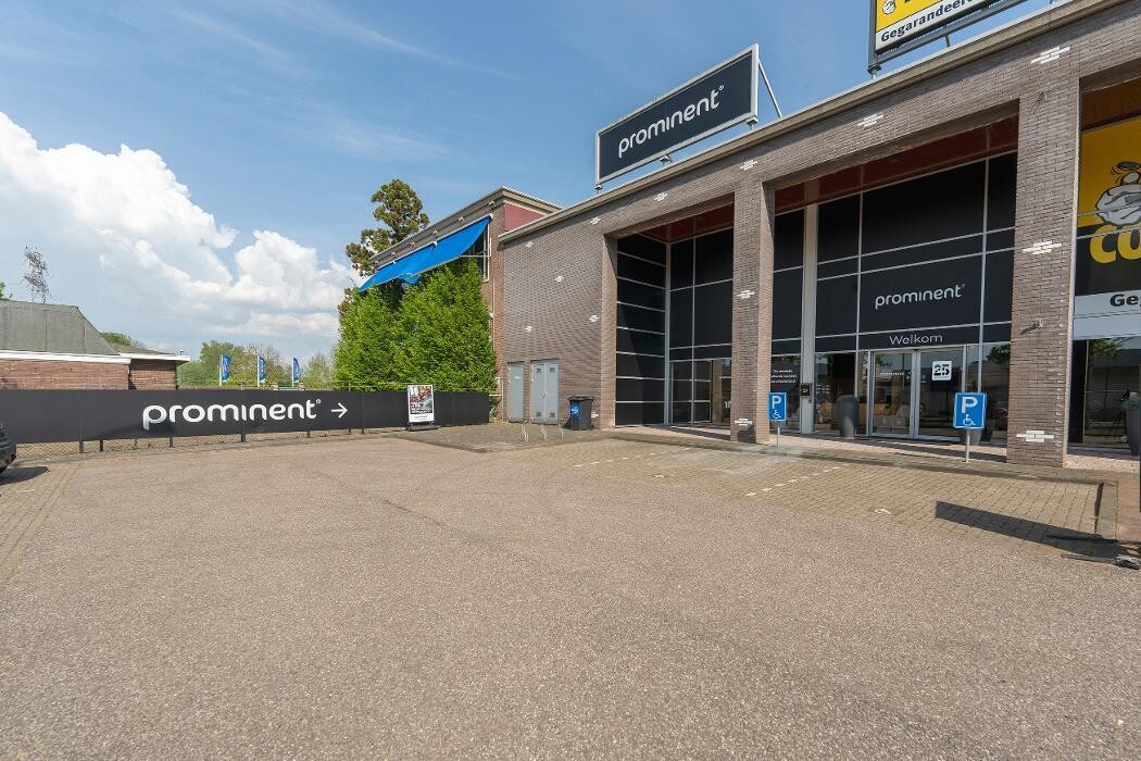 Foto's Meubelwinkel Prominent Veenendaal | Relaxstoelen | Sta-op stoelen | Banken