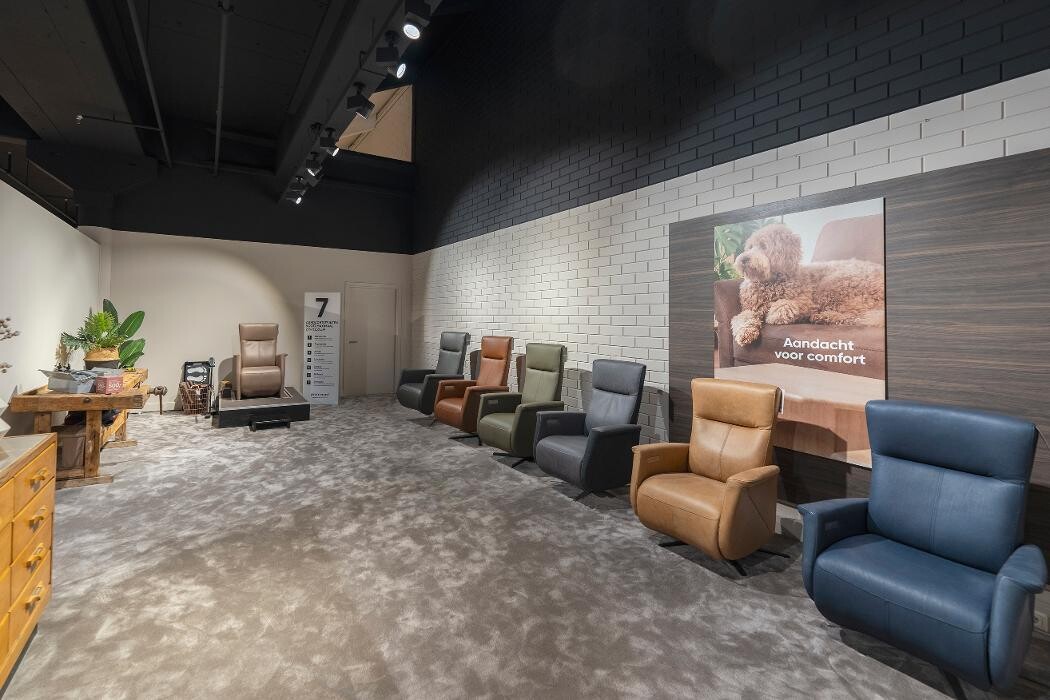 Foto's Meubelwinkel Prominent Veenendaal | Relaxstoelen | Sta-op stoelen | Banken