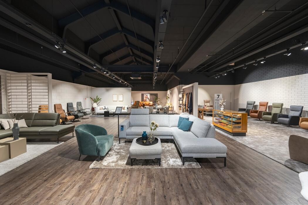 Foto's Meubelwinkel Prominent Veenendaal | Relaxstoelen | Sta-op stoelen | Banken