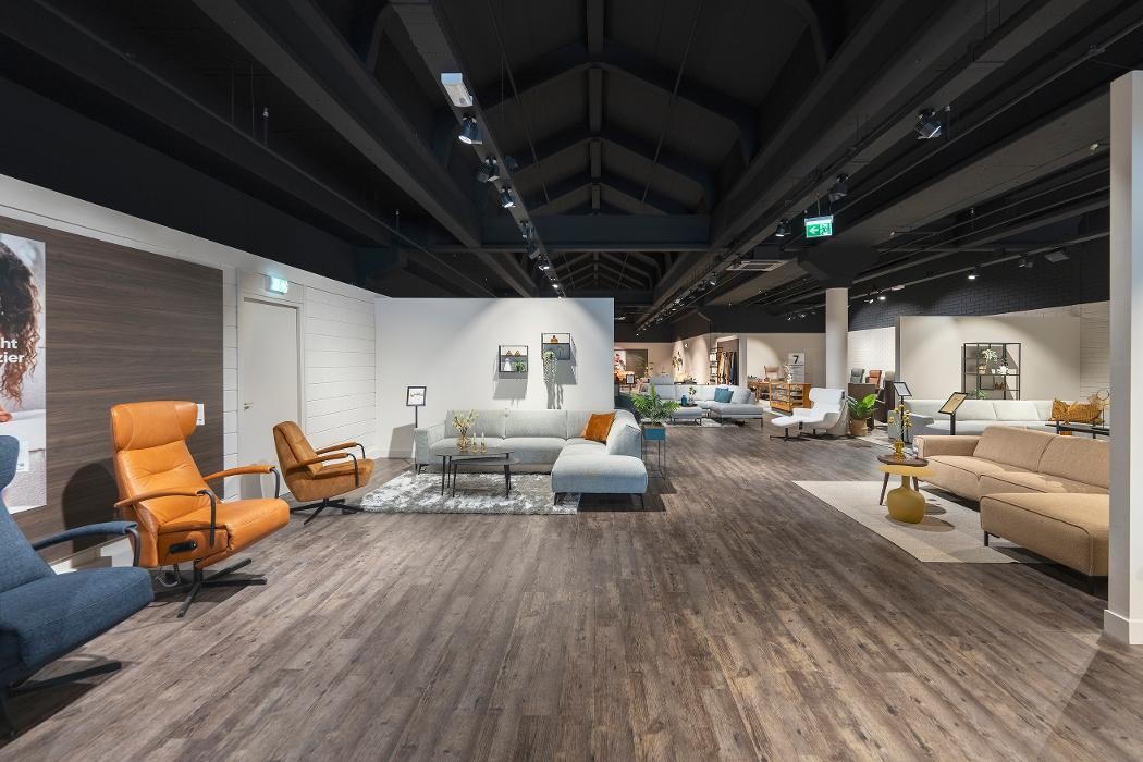 Foto's Meubelwinkel Prominent Veenendaal | Relaxstoelen | Sta-op stoelen | Banken