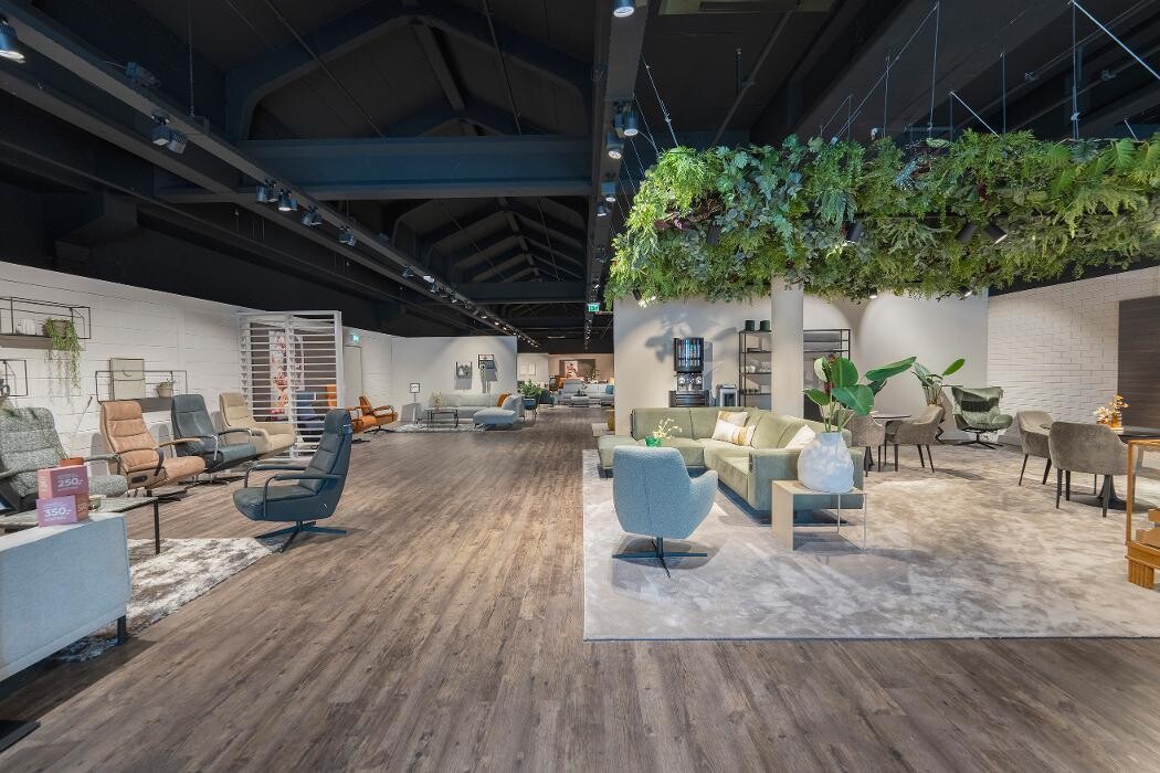 Foto's Meubelwinkel Prominent Veenendaal | Relaxstoelen | Sta-op stoelen | Banken