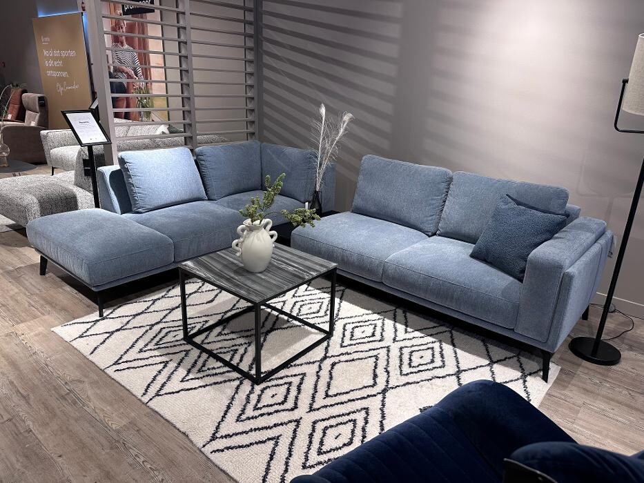 Foto's Meubelwinkel Prominent Gouda | Relaxstoelen | Sta-op stoelen | Banken