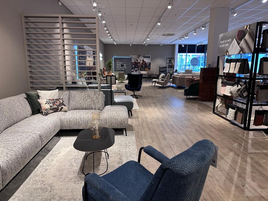 Foto's Meubelwinkel Prominent Gouda | Relaxstoelen | Sta-op stoelen | Banken