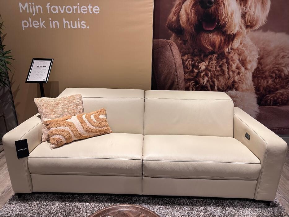Foto's Meubelwinkel Prominent Gouda | Relaxstoelen | Sta-op stoelen | Banken