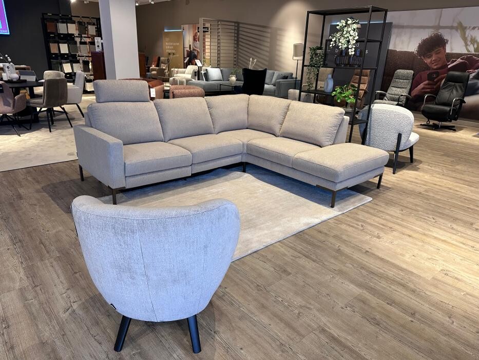 Foto's Meubelwinkel Prominent Gouda | Relaxstoelen | Sta-op stoelen | Banken