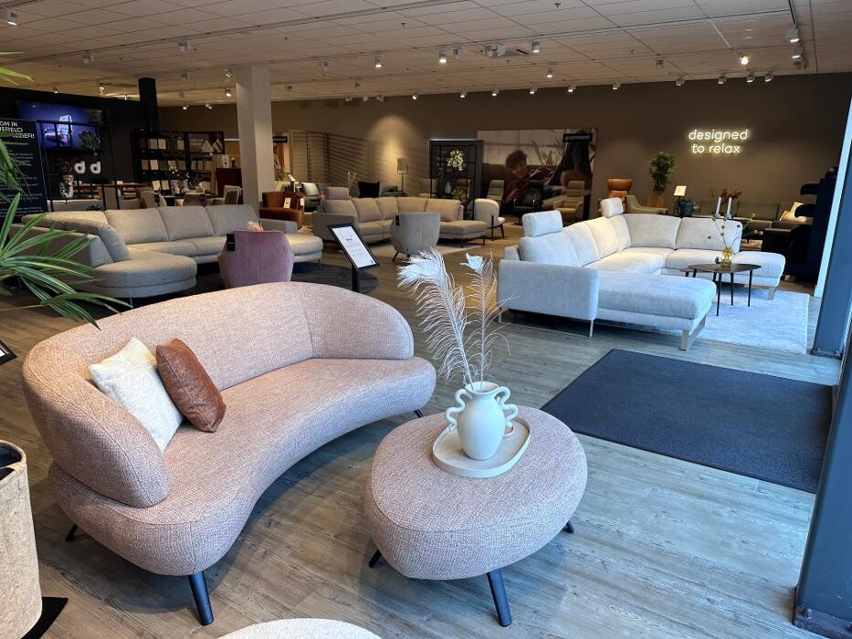 Foto's Meubelwinkel Prominent Gouda | Relaxstoelen | Sta-op stoelen | Banken