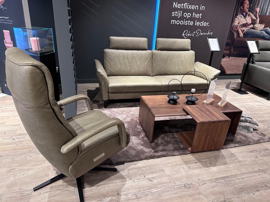 Foto's Meubelwinkel Prominent Gouda | Relaxstoelen | Sta-op stoelen | Banken