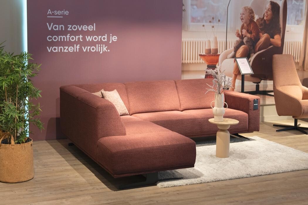 Foto's Meubelwinkel Prominent Nunspeet | Relaxstoelen | Sta-op stoelen | Banken