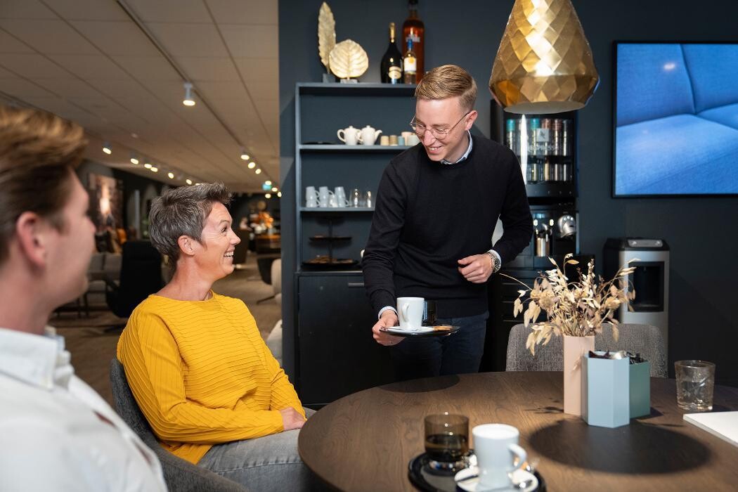 Foto's Meubelwinkel Prominent Nunspeet | Relaxstoelen | Sta-op stoelen | Banken
