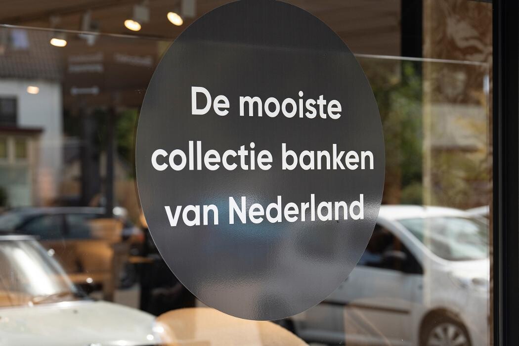Foto's Meubelwinkel Prominent Nunspeet | Relaxstoelen | Sta-op stoelen | Banken