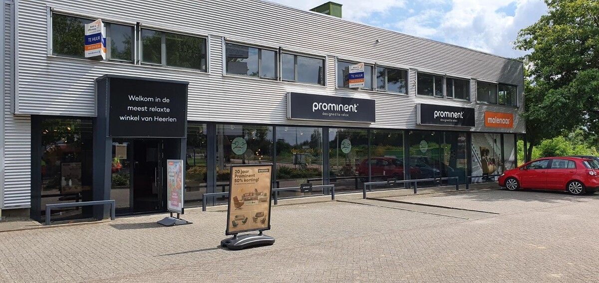 Foto's Meubelwinkel Prominent Heerlen | Relaxstoelen | Sta-op stoelen | Banken