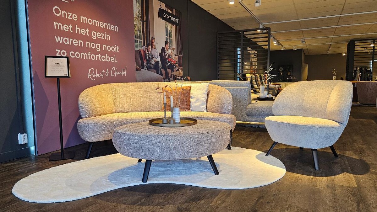 Foto's Meubelwinkel Prominent Heerlen | Relaxstoelen | Sta-op stoelen | Banken