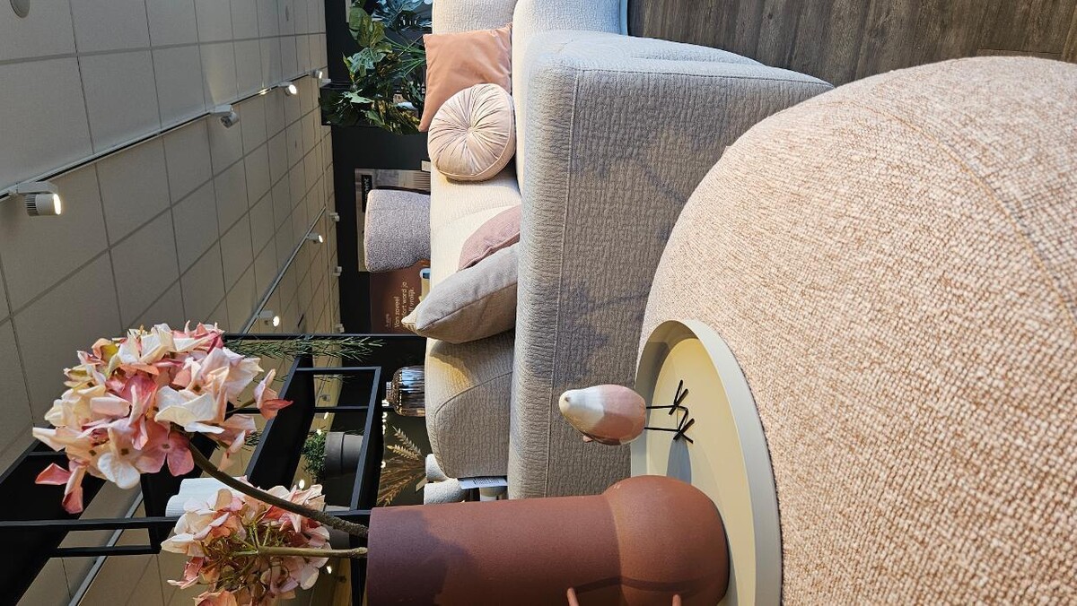 Foto's Meubelwinkel Prominent Heerlen | Relaxstoelen | Sta-op stoelen | Banken