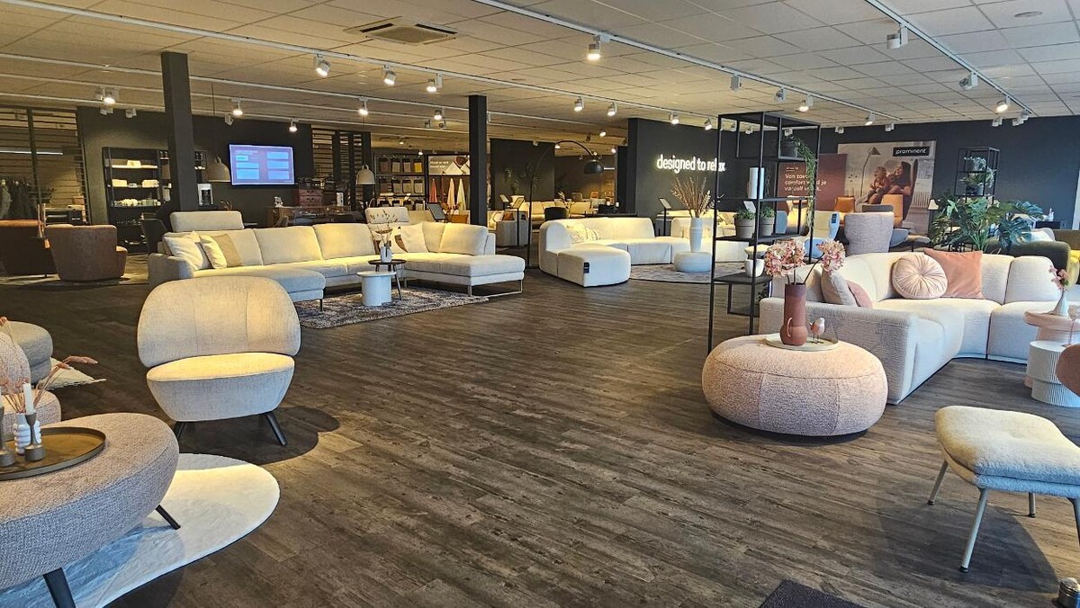 Foto's Meubelwinkel Prominent Heerlen | Relaxstoelen | Sta-op stoelen | Banken