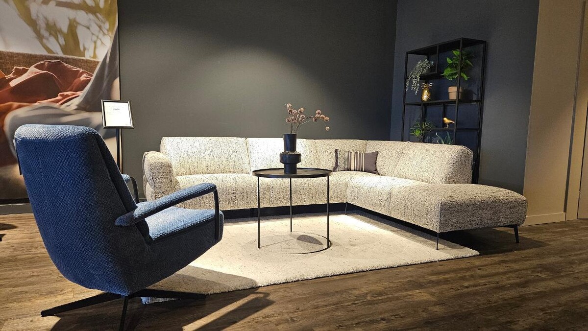 Foto's Meubelwinkel Prominent Heerlen | Relaxstoelen | Sta-op stoelen | Banken