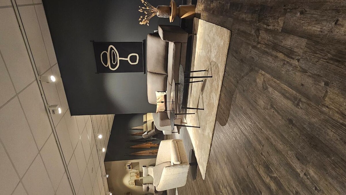 Foto's Meubelwinkel Prominent Heerlen | Relaxstoelen | Sta-op stoelen | Banken