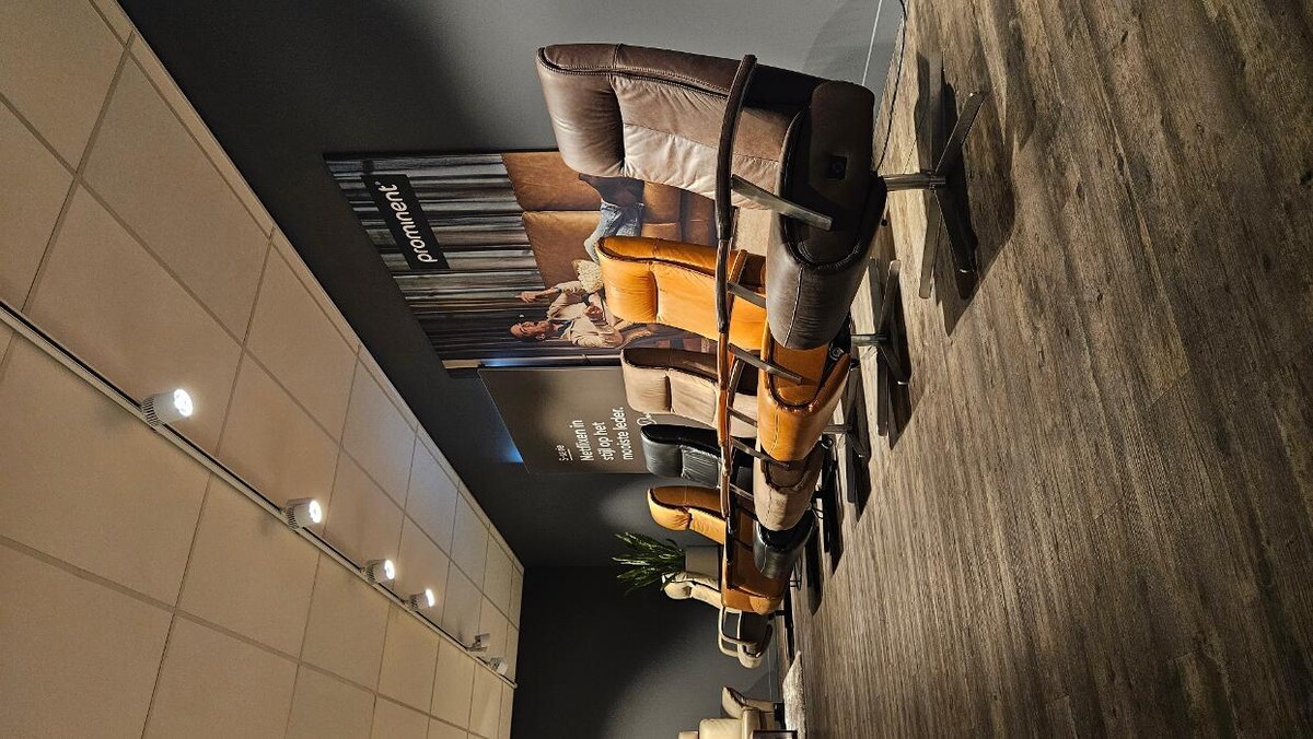 Foto's Meubelwinkel Prominent Heerlen | Relaxstoelen | Sta-op stoelen | Banken