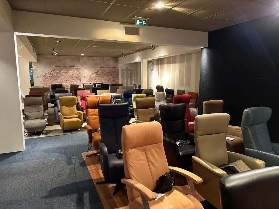 Foto's Meubelwinkel Prominent Sittard Outlet | Stoelen & Banken