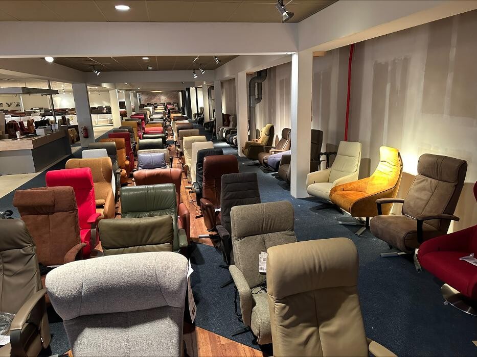 Foto's Meubelwinkel Prominent Sittard Outlet | Stoelen & Banken