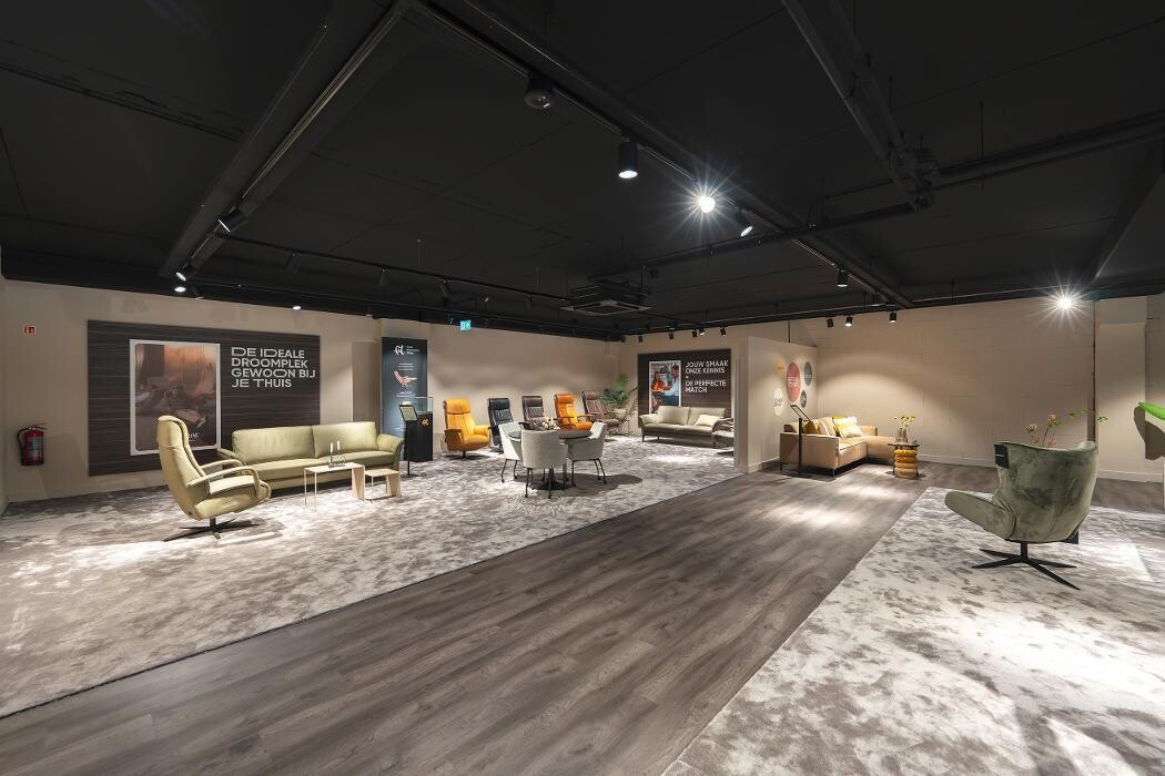 Foto's Meubelwinkel Prominent Sliedrecht | Banken | Relaxstoelen | Sta-op stoelen