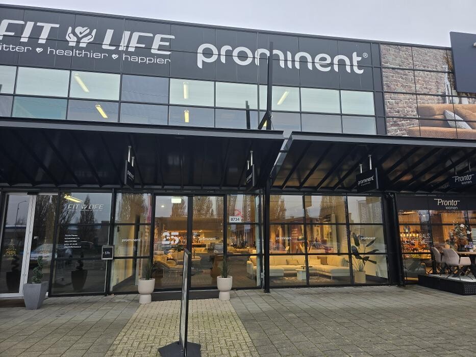 Foto's Meubelwinkel Prominent Uden | Relaxstoelen | Sta-op stoelen | Banken