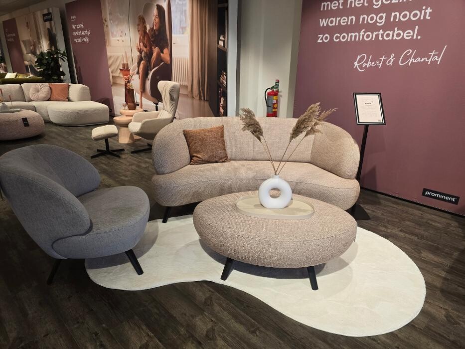 Foto's Meubelwinkel Prominent Uden | Relaxstoelen | Sta-op stoelen | Banken