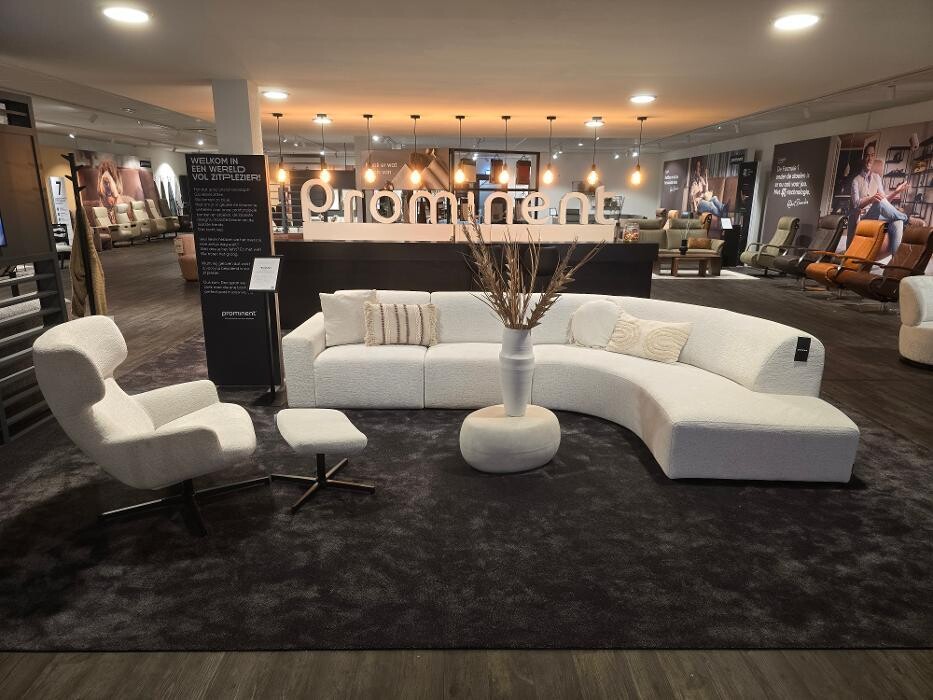 Foto's Meubelwinkel Prominent Uden | Relaxstoelen | Sta-op stoelen | Banken