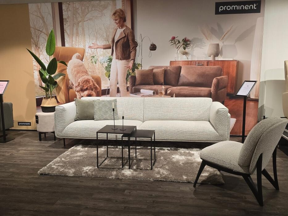 Foto's Meubelwinkel Prominent Uden | Relaxstoelen | Sta-op stoelen | Banken