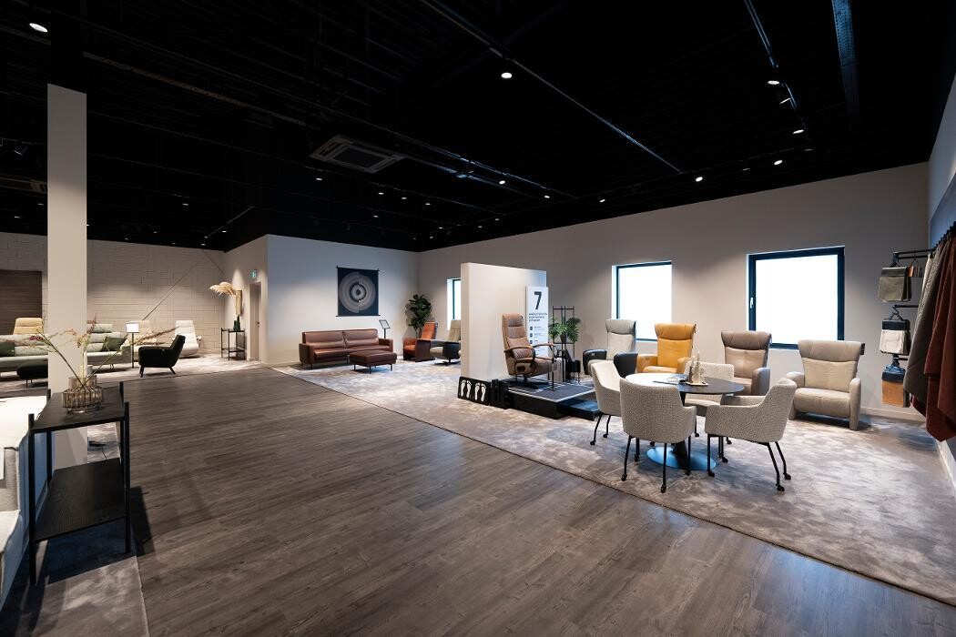 Foto's Meubelwinkel Prominent Duiven | Relaxstoelen | Sta-op stoelen | Banken