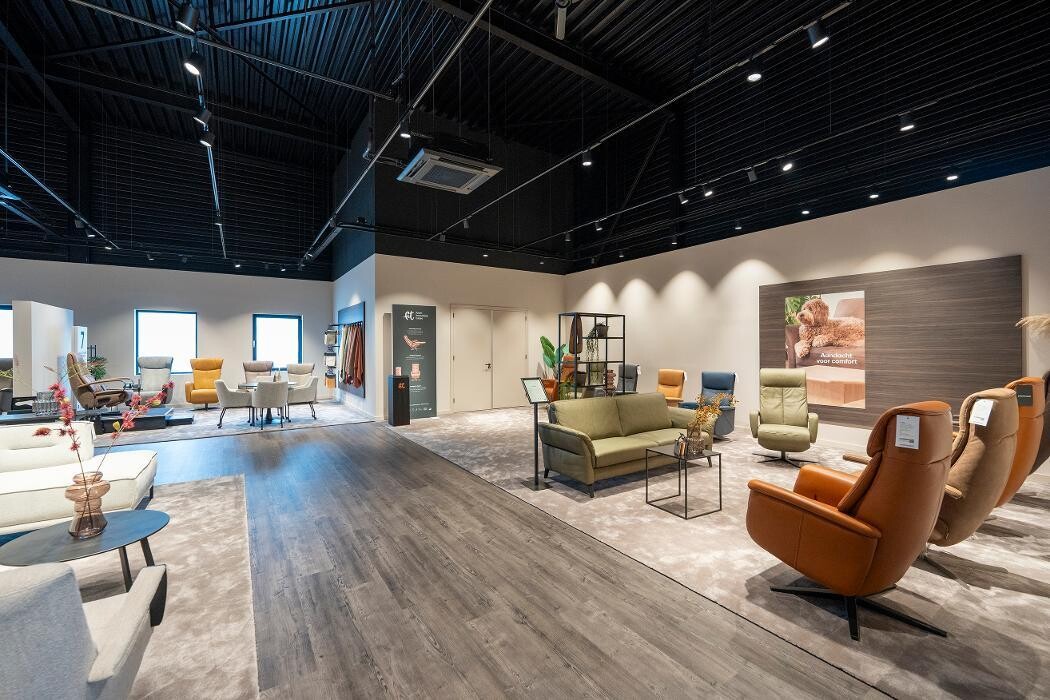 Foto's Meubelwinkel Prominent Duiven | Relaxstoelen | Sta-op stoelen | Banken