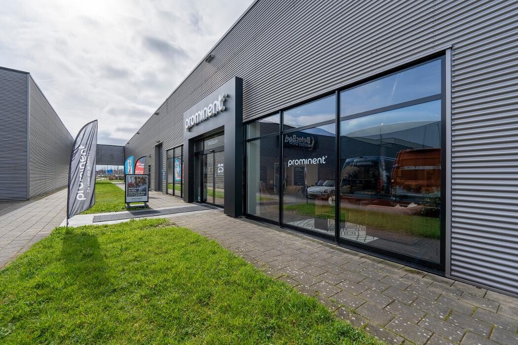 Foto's Meubelwinkel Prominent Duiven | Relaxstoelen | Sta-op stoelen | Banken