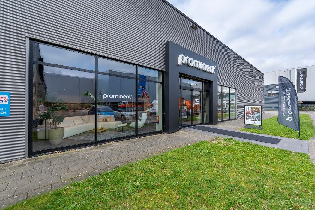 Foto's Meubelwinkel Prominent Duiven | Relaxstoelen | Sta-op stoelen | Banken