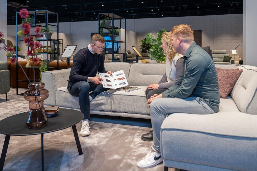 Foto's Meubelwinkel Prominent Duiven | Relaxstoelen | Sta-op stoelen | Banken