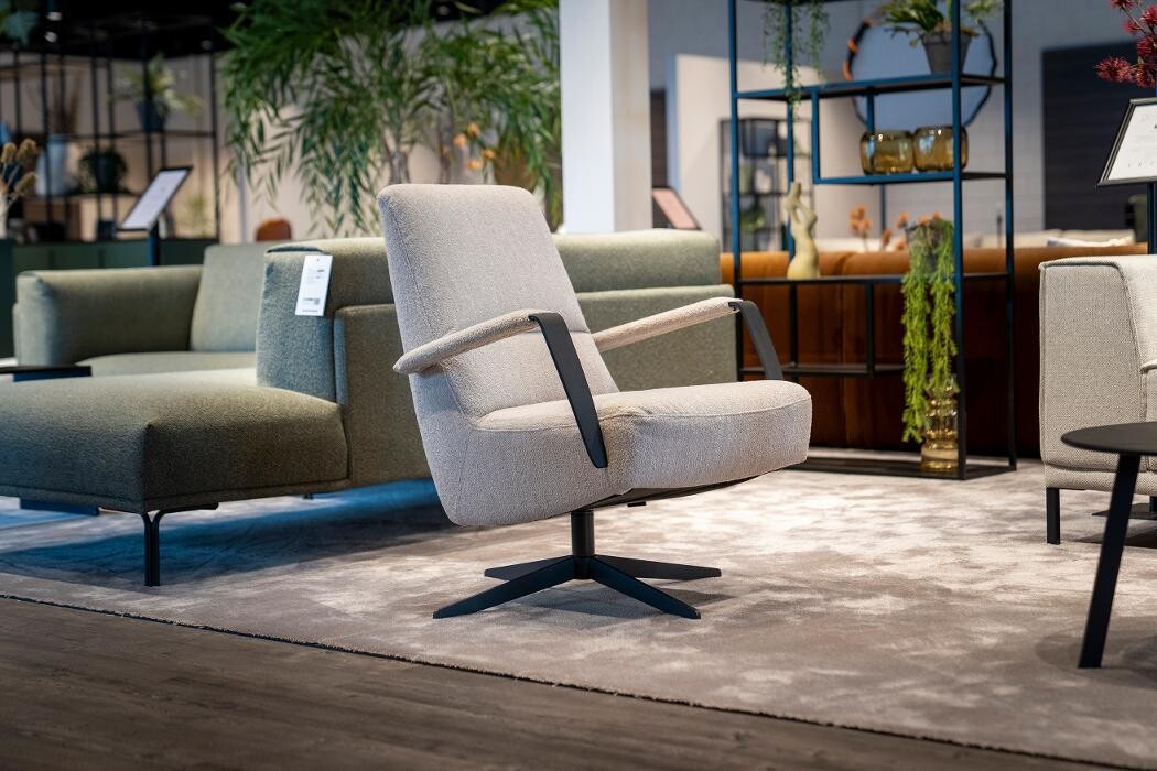 Foto's Meubelwinkel Prominent Duiven | Relaxstoelen | Sta-op stoelen | Banken