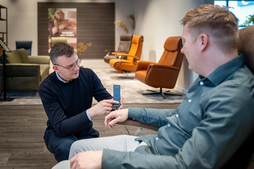 Foto's Meubelwinkel Prominent Duiven | Relaxstoelen | Sta-op stoelen | Banken