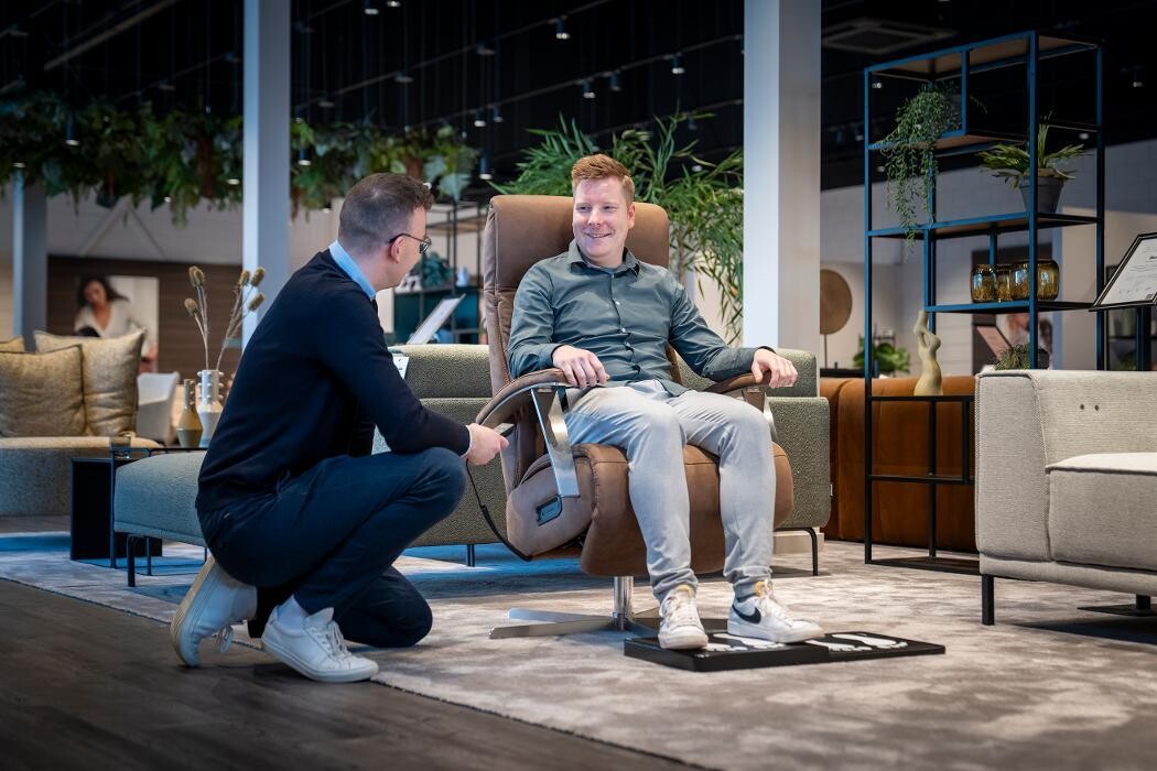 Foto's Meubelwinkel Prominent Duiven | Relaxstoelen | Sta-op stoelen | Banken