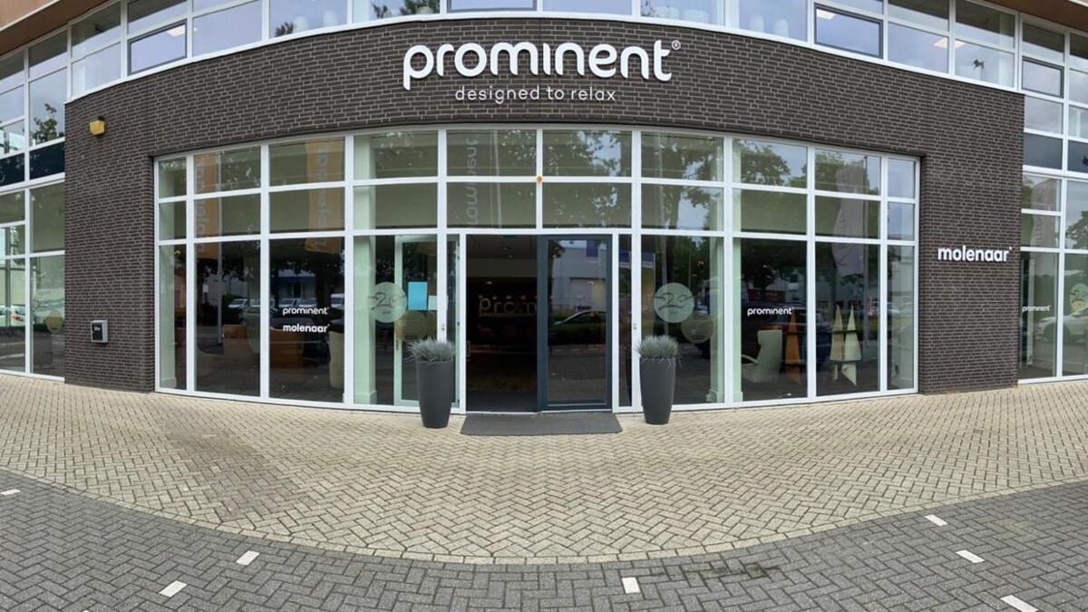 Foto's Meubelwinkel Prominent Katwijk | Relaxstoelen | Sta-op stoelen | Banken