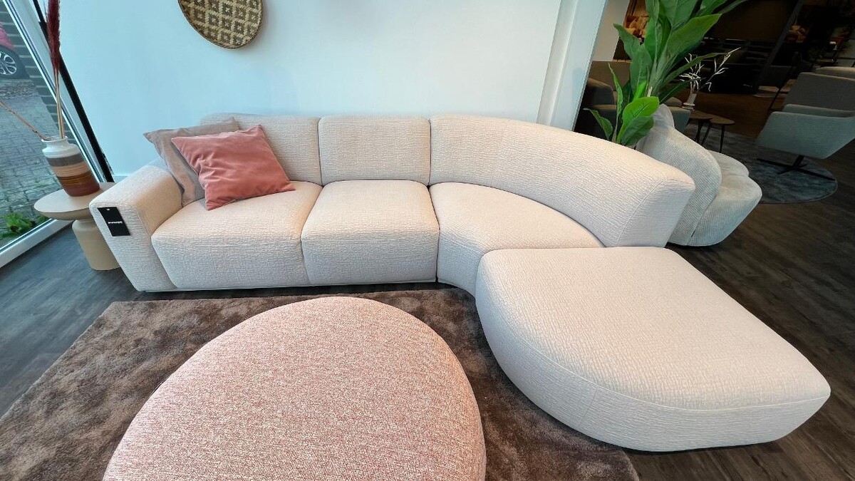 Foto's Meubelwinkel Prominent Katwijk | Relaxstoelen | Sta-op stoelen | Banken