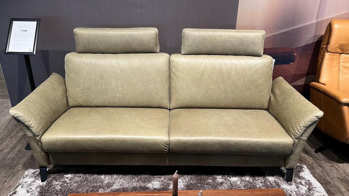 Foto's Meubelwinkel Prominent Katwijk | Relaxstoelen | Sta-op stoelen | Banken