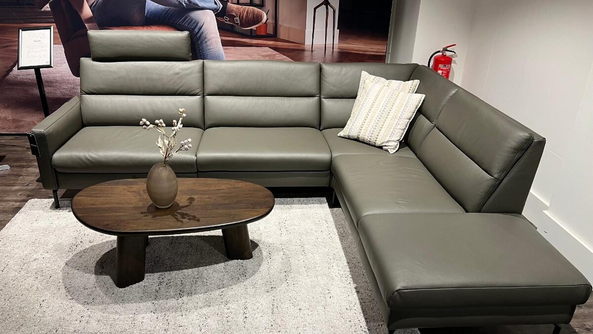 Foto's Meubelwinkel Prominent Katwijk | Relaxstoelen | Sta-op stoelen | Banken