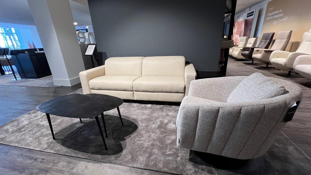 Foto's Meubelwinkel Prominent Katwijk | Relaxstoelen | Sta-op stoelen | Banken