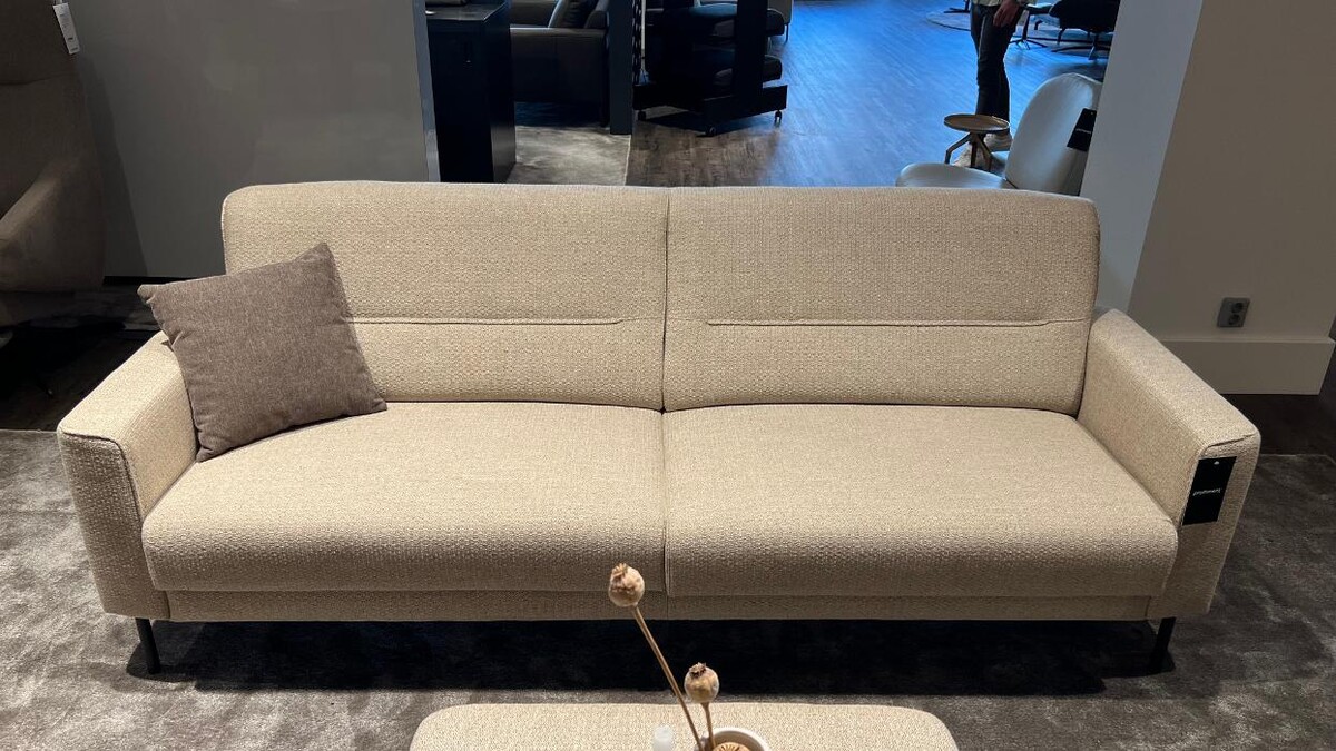 Foto's Meubelwinkel Prominent Katwijk | Relaxstoelen | Sta-op stoelen | Banken