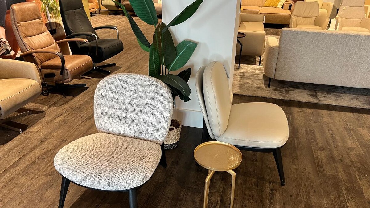 Foto's Meubelwinkel Prominent Katwijk | Relaxstoelen | Sta-op stoelen | Banken